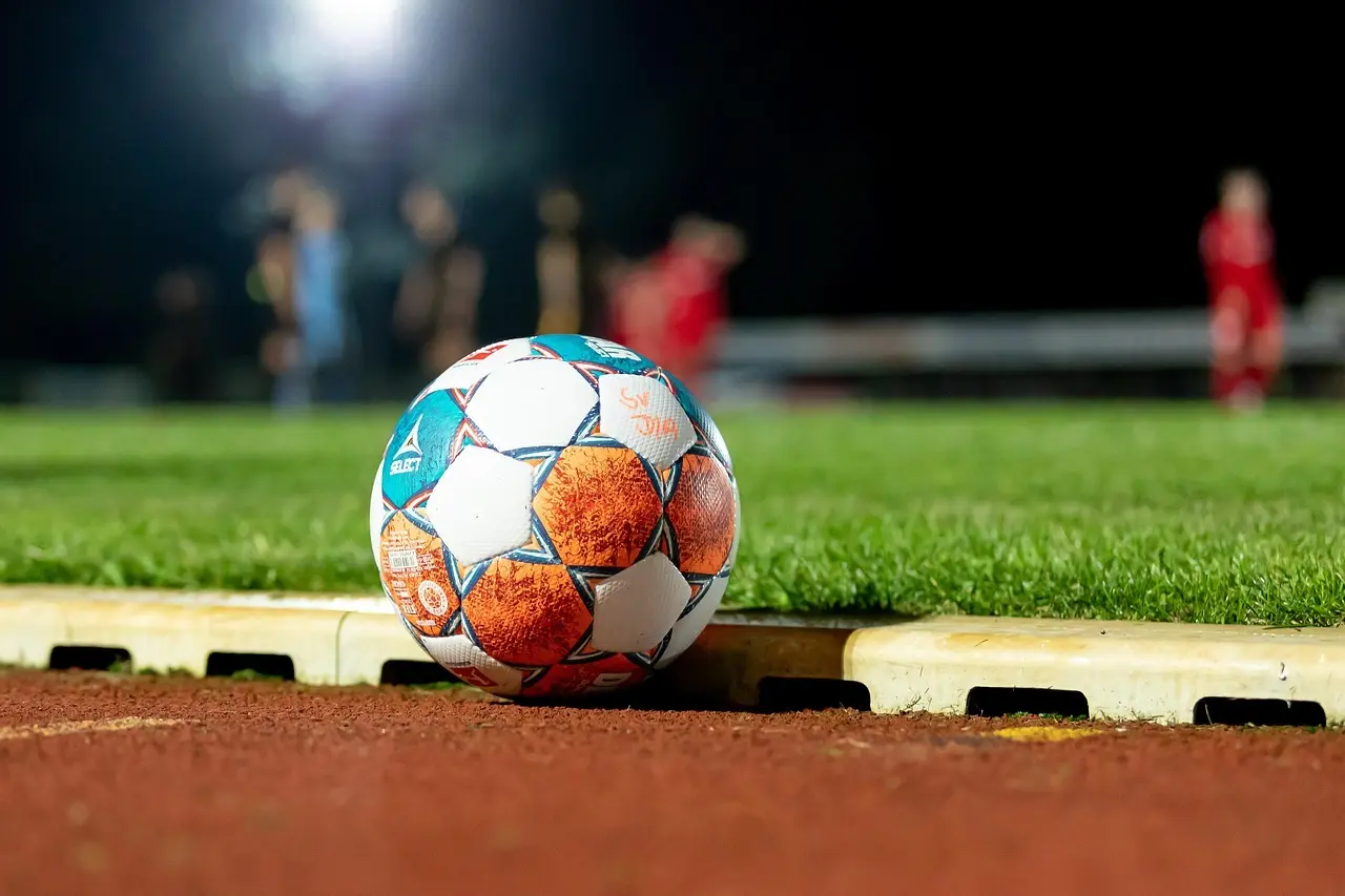 Drama, sene afgørelser og klare sejre: Overblik over Segunda Liga 25/26 – runde 30