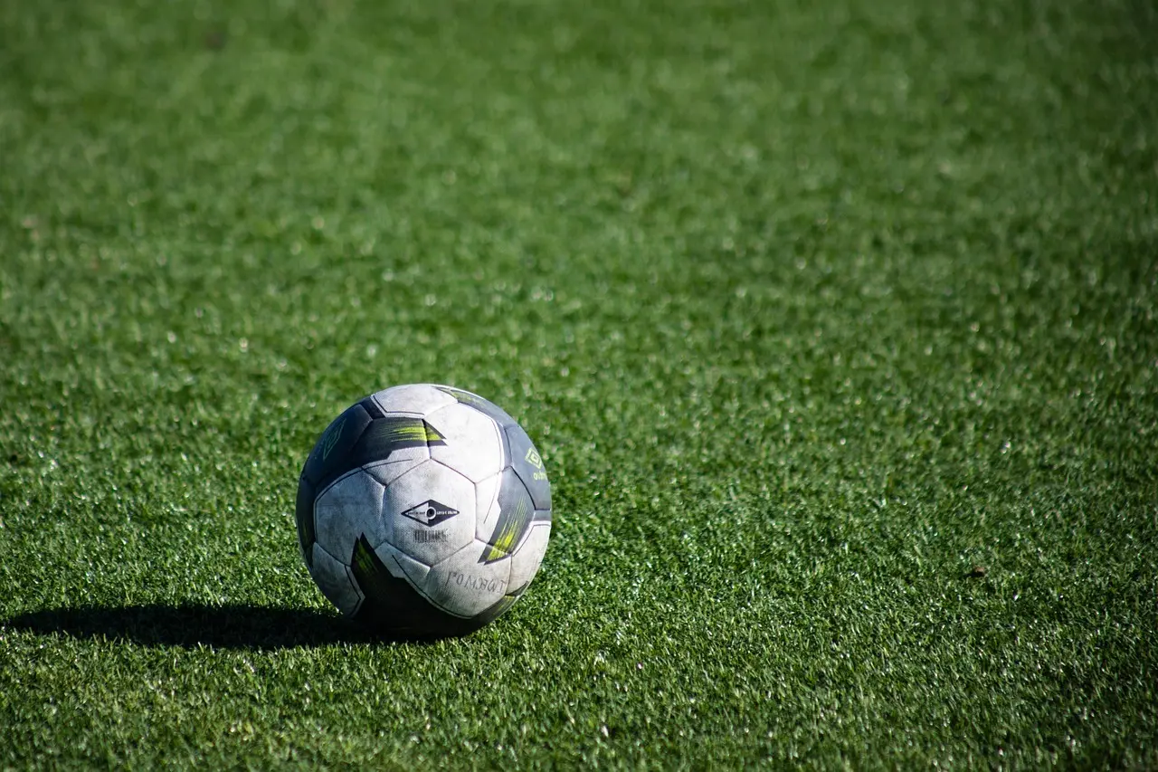 Sporting i målhumør, stærke udebanesejre og VAR i fokus – hele runde 2 i Primeira Liga 2025/26