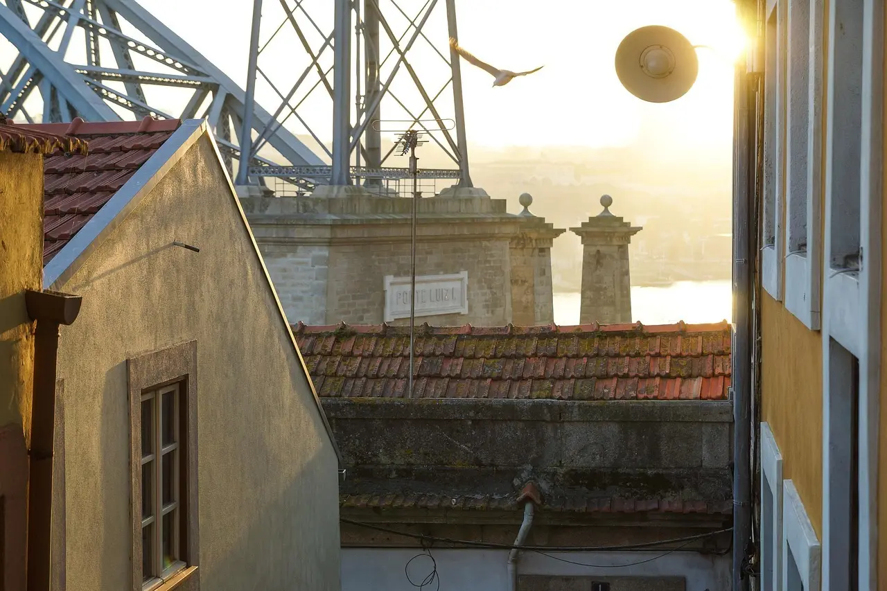 Hvordan er vejret i Porto i uge 42?